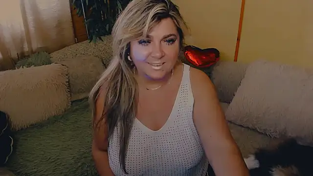 Snapshot of Malena_Mi chatting on April 17, 2:53 pm Malena Mi online show from April 17, 2:53 pm