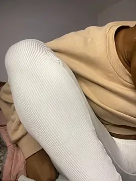  yisela  online show from February 4, 2:06 am