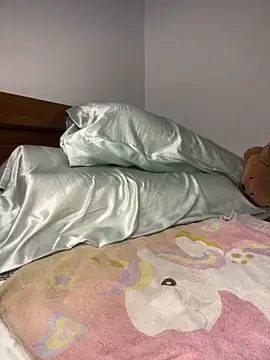  yisela  online show from March 8, 2:04 am