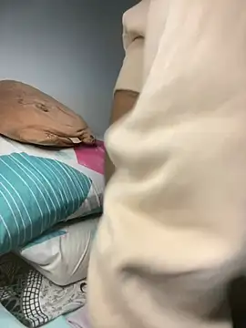  yisela  online show from March 31, 1:29 am