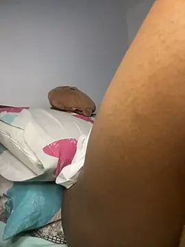  yisela  online show from April 10, 12:38 am