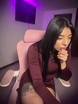 Miaparkerss  online show from March 21, 1:32 am