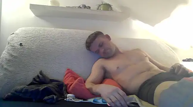 Snapshot of Cambitchboy chatting on December 25, 2:25 am Cambitchboy online show from December 25, 2:25 am