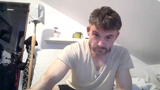 Snapshot of Cambitchboy chatting on February 27, 11:38 pm Cambitchboy online show from February 27, 11:38 pm