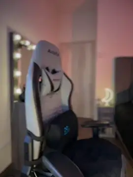 JanyLunaa online show from November 19, 11:05 pm