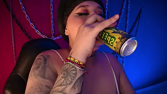 Snapshot of Laura_takint chatting on December 31, 4:46 pm Laura takint online show from December 31, 4:46 pm