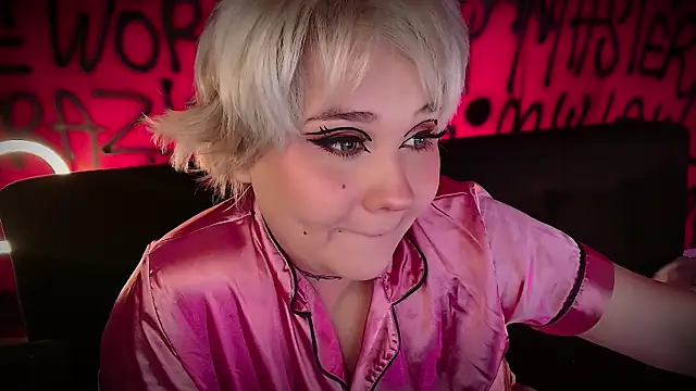 Snapshot of Laura_takint chatting on February 10, 4:04 pm Laura takint online show from February 10, 4:04 pm