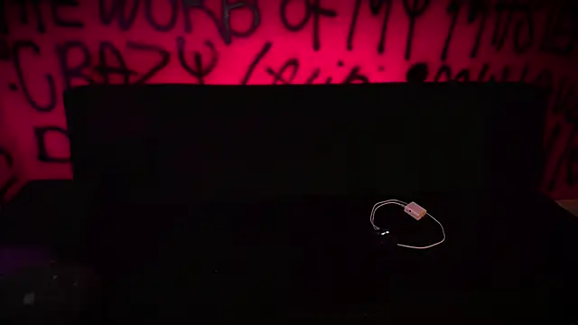 Snapshot of Laura_takint chatting on February 26, 4:03 pm Laura takint online show from February 26, 4:03 pm