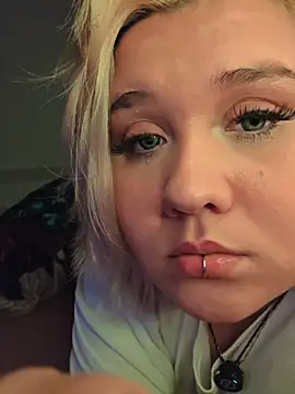 Snapshot of Laura_takint chatting on October 26, 4:29 am Laura takint online show from October 26, 4:29 am