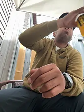 Snapshot of marhi32 chatting on October 6, 8:17 pm marhi32 online show from October 6, 8:17 pm