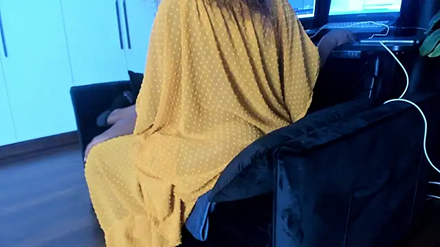 naughty bigass online show from April 9, 8:58 pm