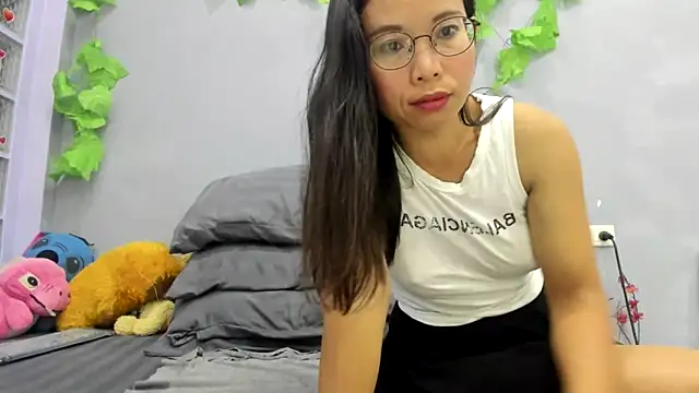 Snapshot of loveley_jenny chatting on April 28, 1:26 am loveley jenny online show from April 28, 1:26 am