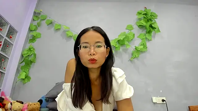 Snapshot of loveley_jenny chatting on May 26, 5:47 am loveley jenny online show from May 26, 5:47 am