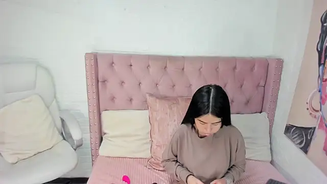 Snapshot of ArianaSmith69 chatting on February 22, 2:30 pm ArianaSmith69 online show from February 22, 2:30 pm