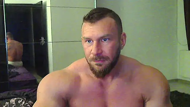 muscularkevin online show from April 9, 3:39 am