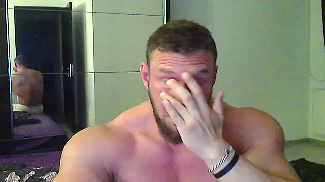muscularkevin online show from April 24, 3:42 am
