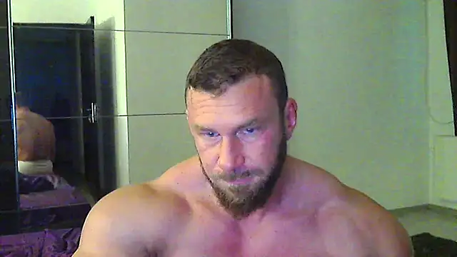 muscularkevin online show from May 11, 3:34 am