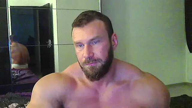 muscularkevin online show from May 18, 4:07 am