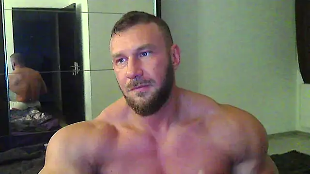 muscularkevin online show from May 20, 3:34 am