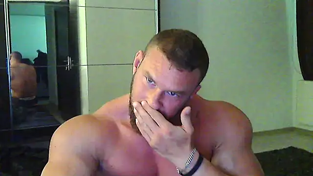 muscularkevin online show from May 25, 10:54 am