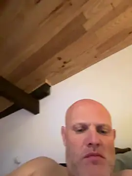 Snapshot of davigochi77bcn chatting on February 25, 2:25 am davigochi77bcn online show from February 25, 2:25 am