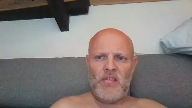 Snapshot of davigochi77bcn chatting on November 26, 11:17 pm davigochi77bcn online show from November 26, 11:17 pm