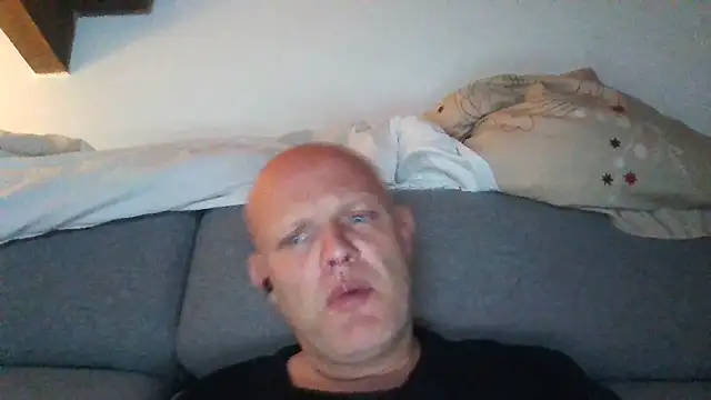 Snapshot of davigochi77bcn chatting on December 19, 8:38 pm davigochi77bcn online show from December 19, 8:38 pm