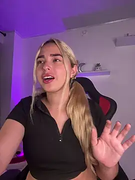 Irisweet  online show from February 8, 11:12 am