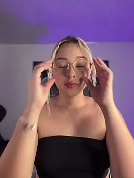 Irisweet  online show from December 3, 10:08 pm