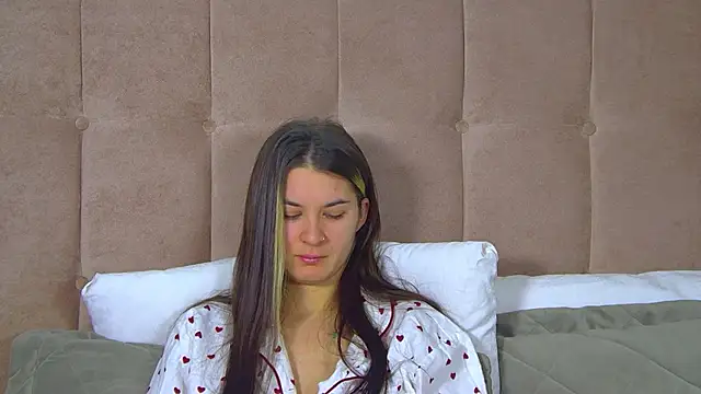 RachelSimpson online show from February 6, 6:33 pm