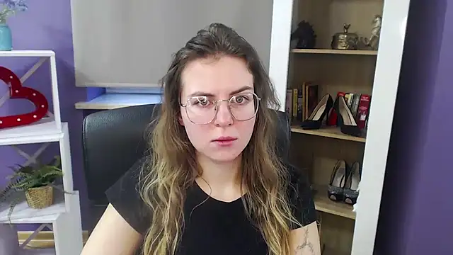 Zoey Erotic online show from January 16, 8:43 am