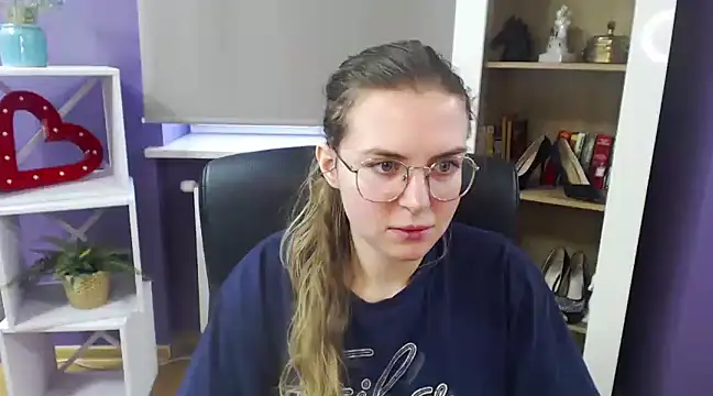 Zoey Erotic online show from February 4, 8:56 am