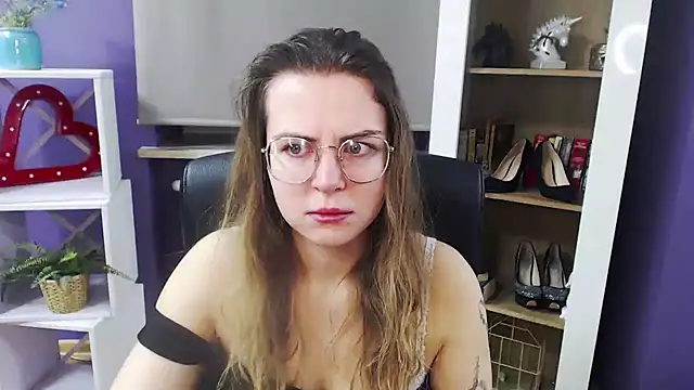 Zoey Erotic online show from February 13, 5:16 am