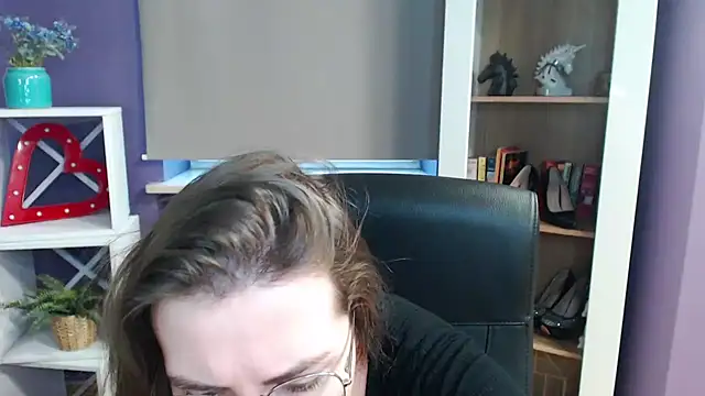 Zoey Erotic online show from February 21, 7:23 am