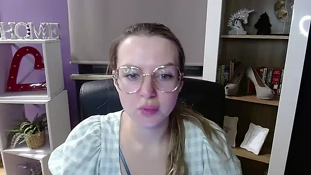 Zoey Erotic online show from November 28, 5:32 am