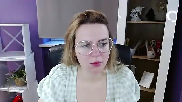 Zoey Erotic online show from April 15, 4:30 am