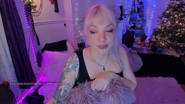 AliceW0lf online show from January 12, 6:57 pm