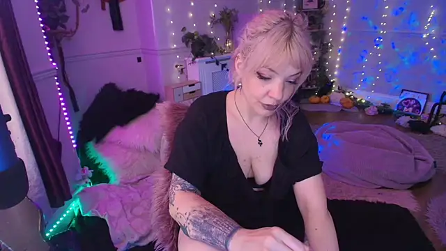 AliceW0lf online show from May 26, 6:59 pm