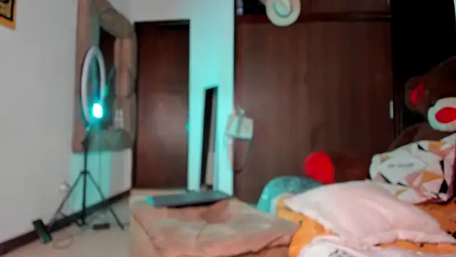 GiselReyes online show from November 14, 11:46 pm