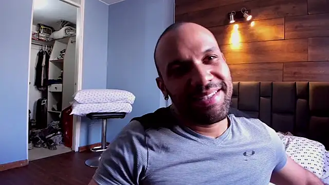 anthonylatynxd online show from February 18, 2:27 pm