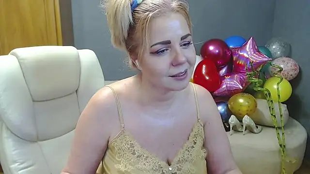 Cute sun online show from December 22, 11:41 pm