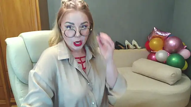 Cute sun online show from February 28, 8:18 pm