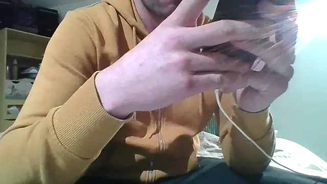 Snapshot of MmaxX004 chatting on March 7, 7:16 pm MmaxX004 online show from March 7, 7:16 pm