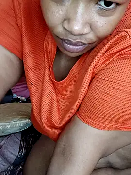 iamSunflower900 online show from May 8, 2:00 pm