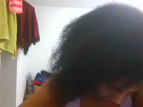 Snapshot of Aishamara chatting on February 9, 1:44 am Aishamara online show from February 9, 1:44 am