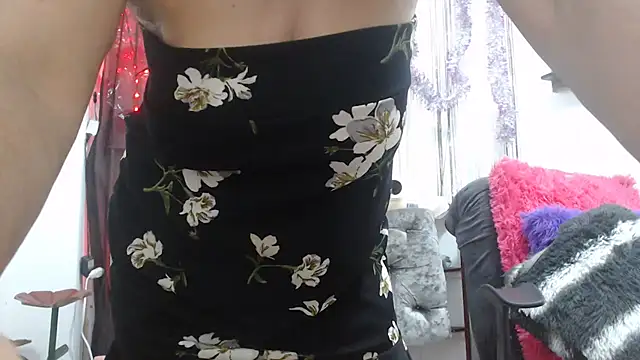 heyline milf online show from March 17, 8:40 pm