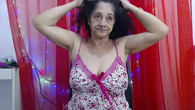 Snapshot of heyline_milf chatting on April 27, 7:34 pm heyline milf online show from April 27, 7:34 pm