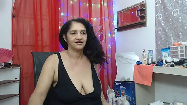 Snapshot of heyline_milf chatting on May 30, 7:11 pm heyline milf online show from May 30, 7:11 pm