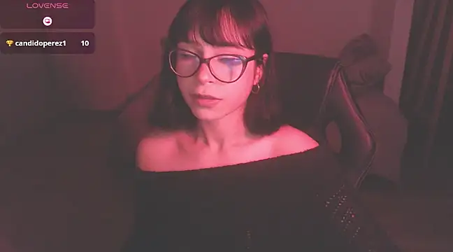 Snapshot of modjo_ chatting on December 19, 2:56 am modjo online show from December 19, 2:56 am