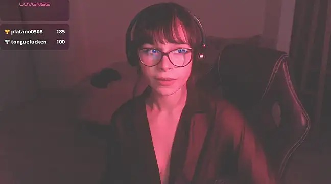 Snapshot of modjo_ chatting on December 24, 11:17 am modjo online show from December 24, 11:17 am